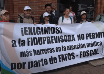Así fue el plantón de los docentes de Santander frente a la Fiduprevisora en Bogotá.