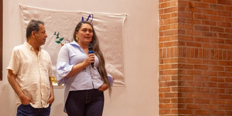 Directivos del SES acompañan a familiares y amigos en acto de reflexión en memoria de Isidro Caballero Delgado, dirigente sindical del magisterio quien fue víctima de desaparición forzada en 1989.