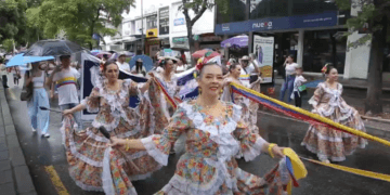 Las denuncias del SES en medio del desfile de comparsas del magisterio de Bucaramanga.