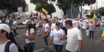 Total respaldo a la consulta popular en la marcha del 1 de mayo.