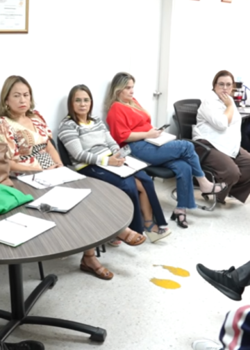 El SES denuncia liberación de docentes sin argumentos y hacinamiento en el colegio Jorge Ardila Duarte de Bucaramanga.