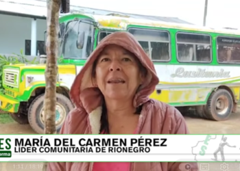 Vidas en riesgo. Estudiantes y docentes transitan con temor las vías afectadas por las lluvias.