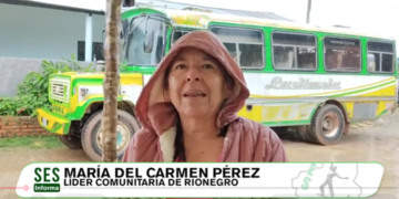 Vidas en riesgo. Estudiantes y docentes transitan con temor las vías afectadas por las lluvias.