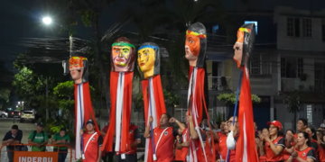 Con creatividad y alegría, el magisterio desfiló por las calles de Bucaramanga.