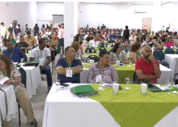 El SES hizo reconocimientos a docentes y trabajadores por sus valiosos aportes a la sociedad.