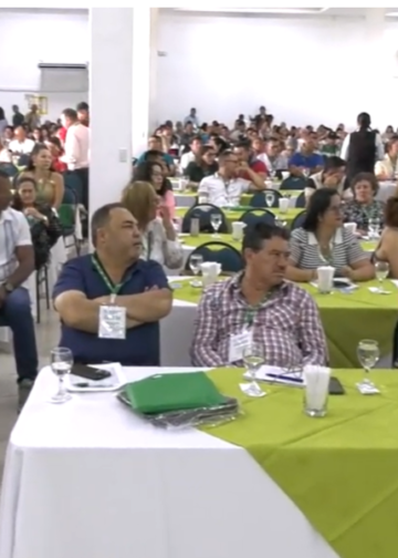 El SES hizo reconocimientos a docentes y trabajadores por sus valiosos aportes a la sociedad.