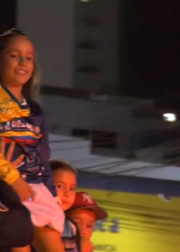 El SES también le dio la bienvenida a Sophia Larrota Vega, campeona mundial de BMX, damas 8 años, que se disputó en Australia.